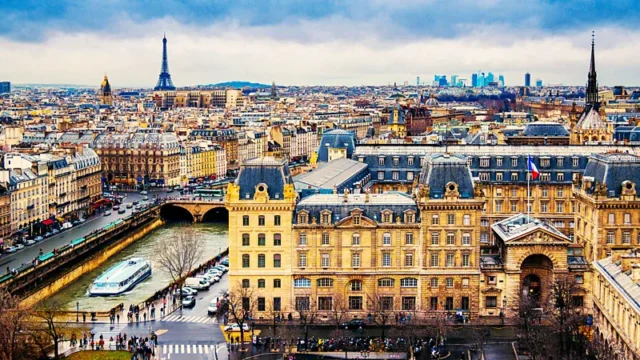 Paris travel tips