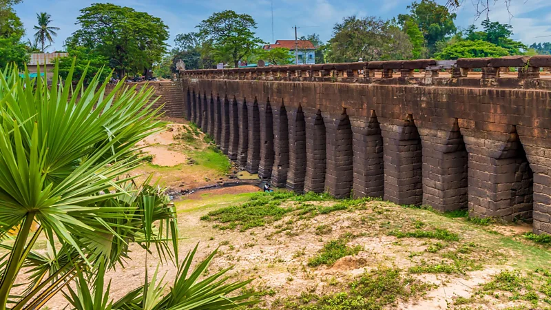 Kampong Kdei bridge is nearly 900 years old and was commissioned by the Khmer's greatest ruler, Jayavarman VII 